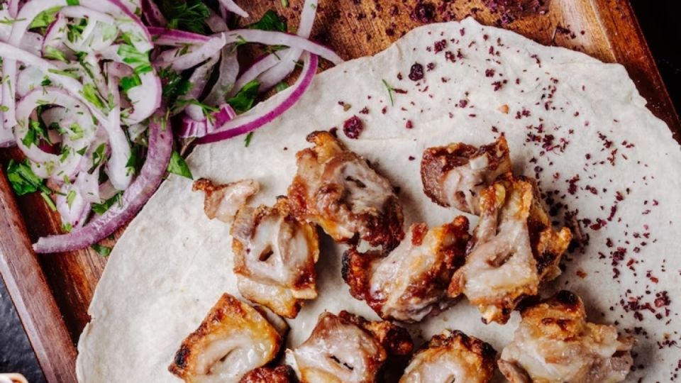 Улётная закуска из лука: просто бомба — к шашлыку и к любому мясу