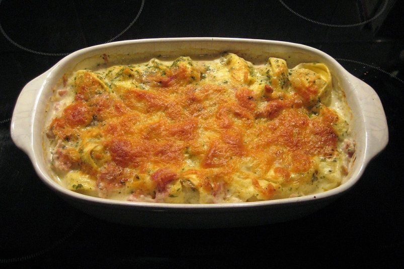 Запеканка с куриной грудкой и брокколи: полезный ужин, который обожают даже противники ПП