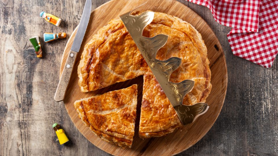 Когда нужно накормит толпу — рецепт пирога-чизбургера: вкусно, сочно и сытно всего лишь за час