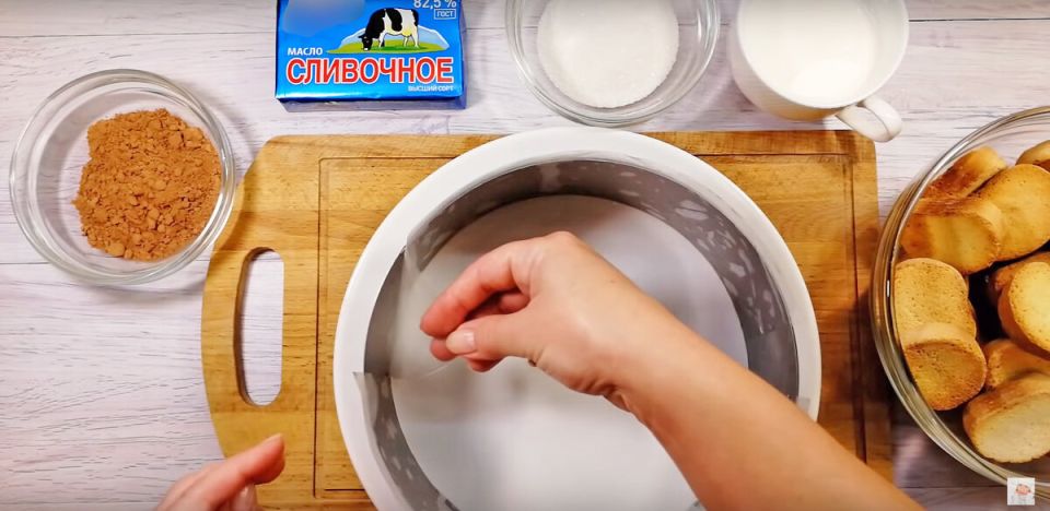 Торт без выпечки: восхитительный сметанник с восточным шармом