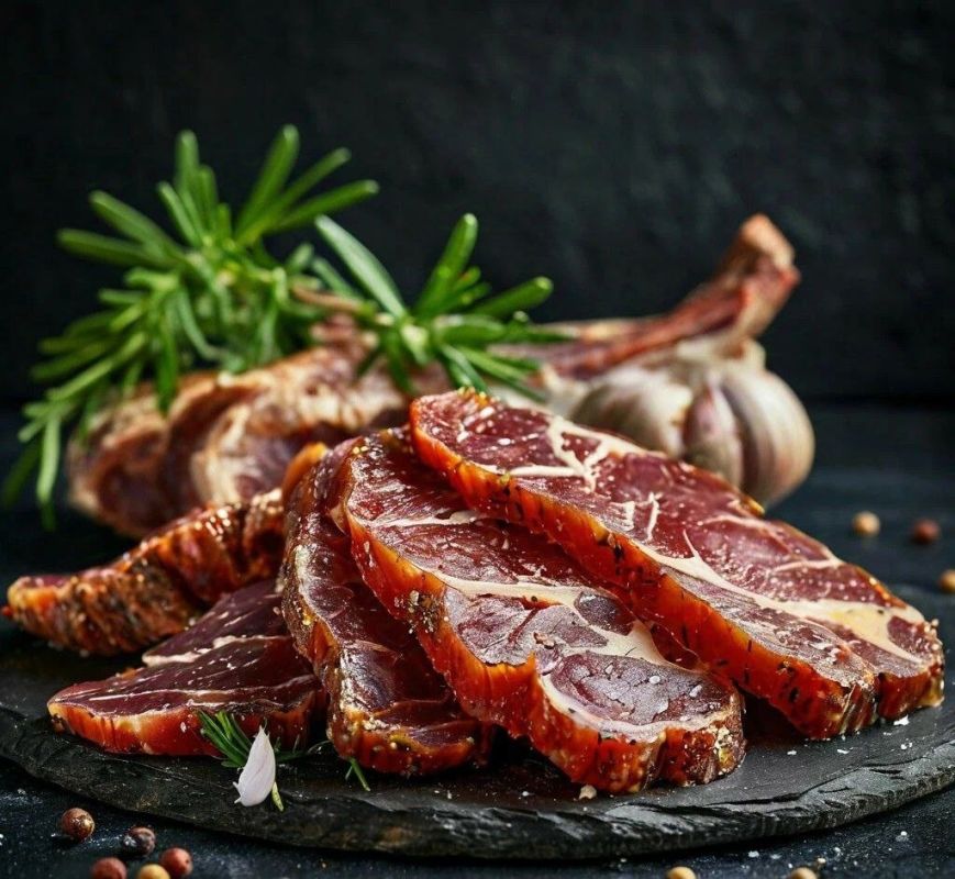 Вяленое мясо: вкусное гастрономическое наследие и идеальный перекус для активных