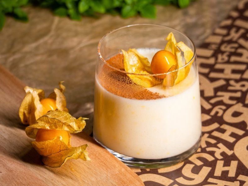 Нежный манный пудинг с лимонным акцентом