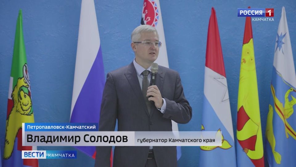 За профессионализм, проявленный во время землетрясений Владимир Солодов наградил сотрудников ресурсоснабжающих организаций края