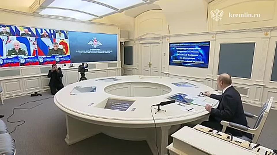 Под руководством Владимира Путина прошли учения стратегических ядерных сил России