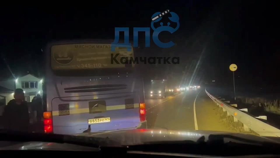 По сообщению Минздрава Камчатки, один человек пострадал в ДТП с участием грузовика и автобуса на трассе между Вулканным и Нагорным