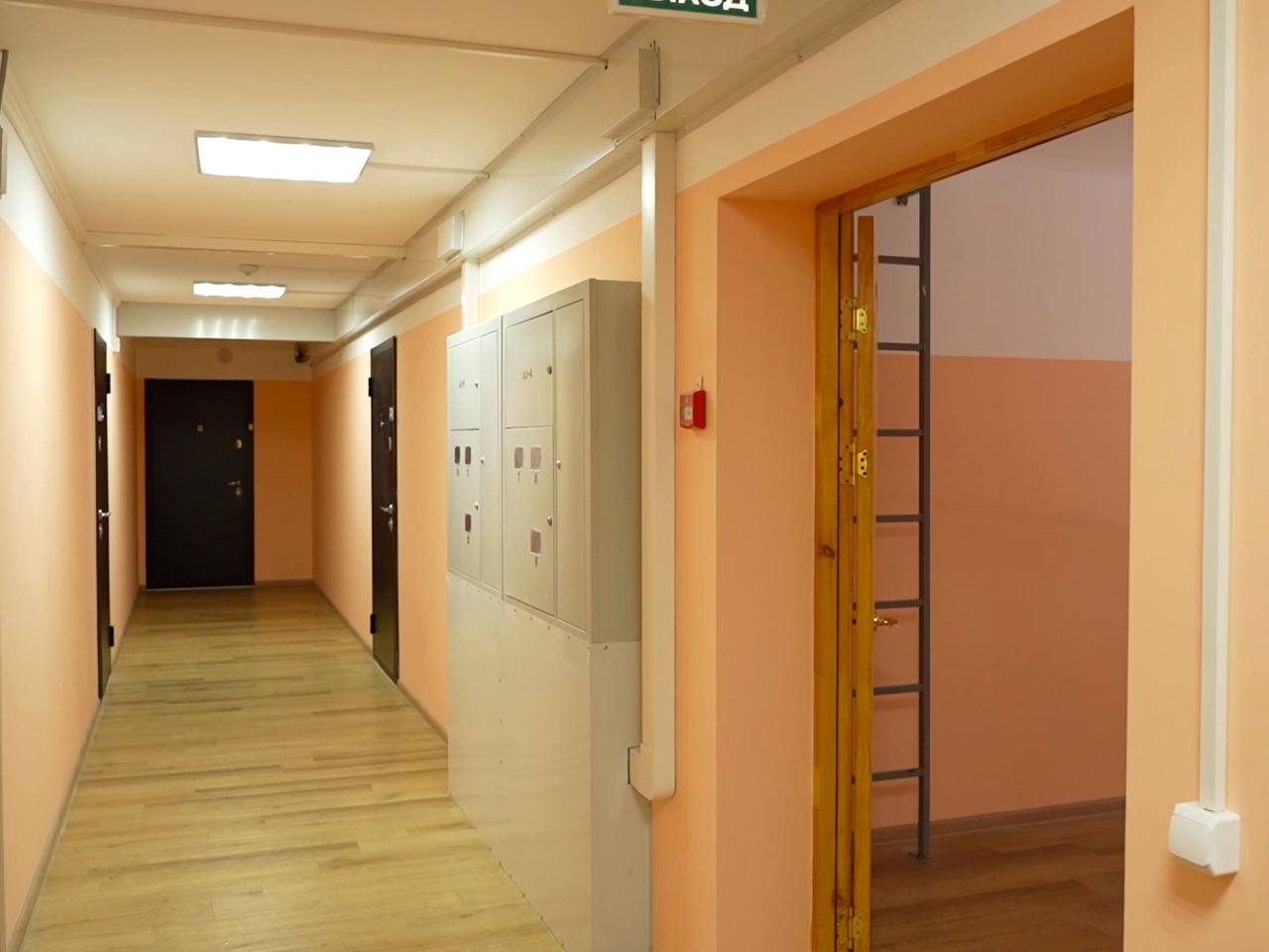 В новый дом в Ключах на улице Кирова заехали 12 семей - накануне они получили ключи от квартир В новый дом в Ключах на улице Кирова заехали 12 семей - накануне они получили ключи от квартир
