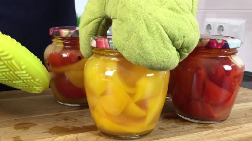 Превратите томаты с перцами в аппетитную закуску: удачный рецепт от шеф-повара