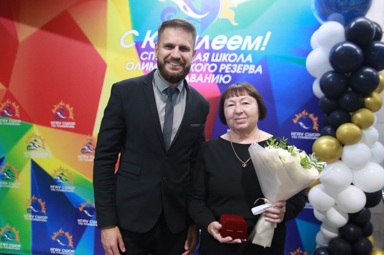 Дмитрий Тимофеев поздравил спортивную школу олимпийского резерва по плаванию с 40-летним юбилеем Дмитрий Тимофеев поздравил спортивную школу олимпийского резерва по плаванию с 40-летним юбилеем