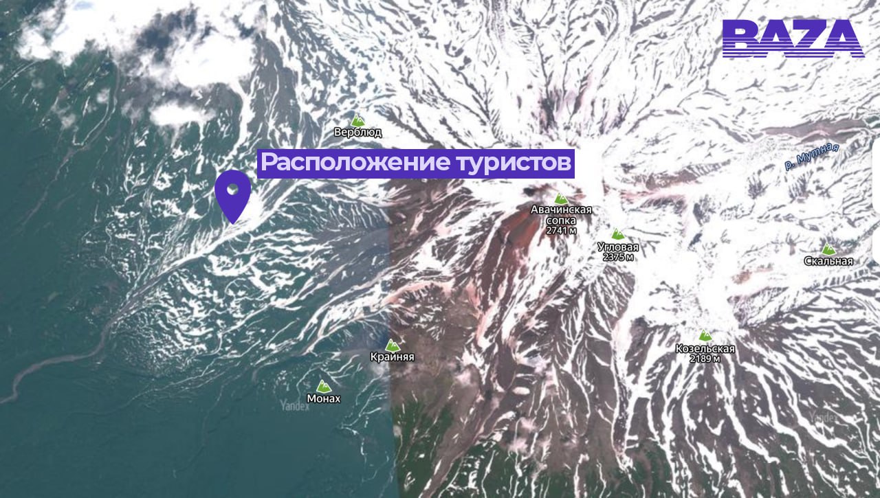 Спасатели, отправившиеся на помощь туристам Камчатки, сами застряли в снежном плену — путешественники уже 9 часов отрезаны от цивилизации