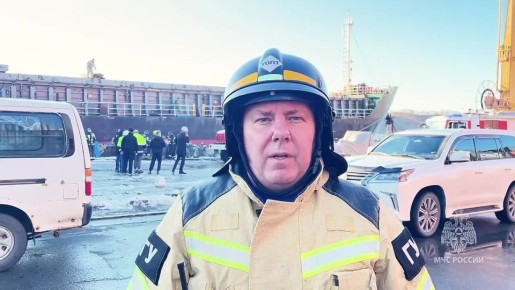 Видео с места пожара в морпорту