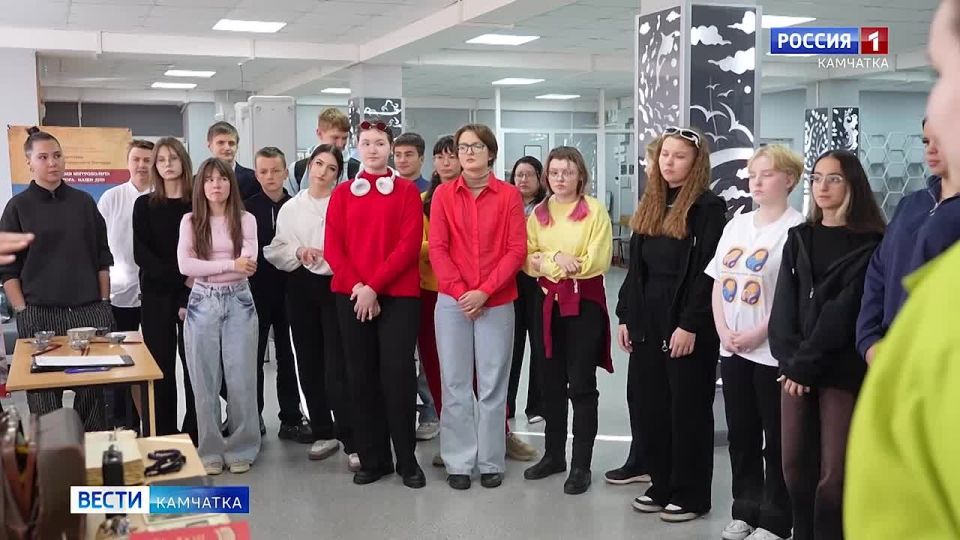 В школах Петропавловска-Камчатского работает передвижная выставка «Дорогами митрополита Нестора»