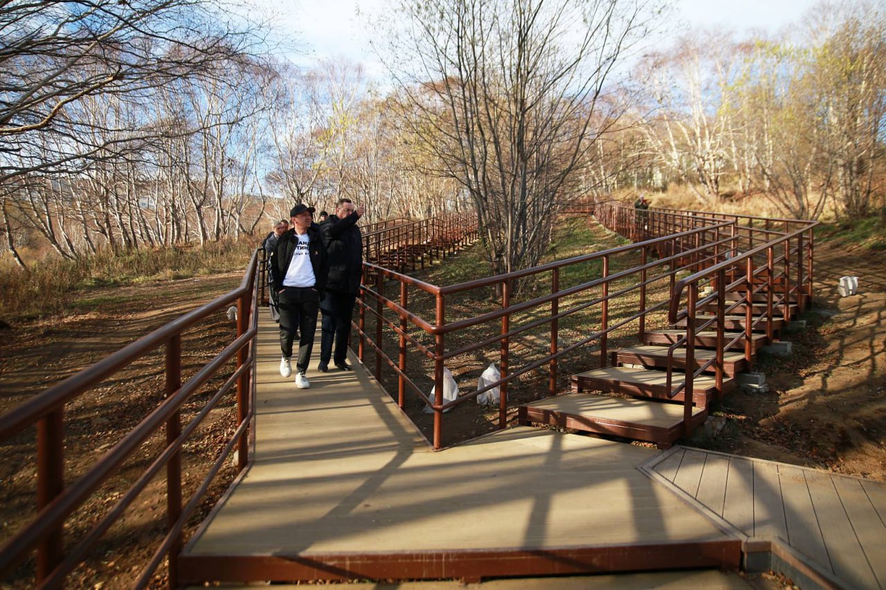 Краевой депутат Владимир Агеев и мониторинговая группа проверили качество новой экологической пешеходной тропы от парка Победы до автобусной остановки на улице Академика Королёва в Петропавловске-Камчатском Краевой депутат Владимир Агеев и мониторинговая группа проверили качество новой экологической пешеходной тропы от парка Победы до автобусной остановки на улице Академика Королёва в Петропавловске-Камчатском