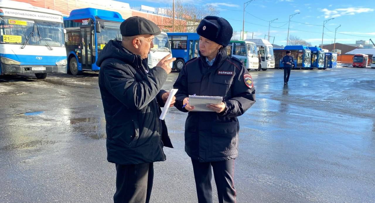 В краевой столице проверили автобусы на предмет технического и санитарного состояния В краевой столице проверили автобусы на предмет технического и санитарного состояния
