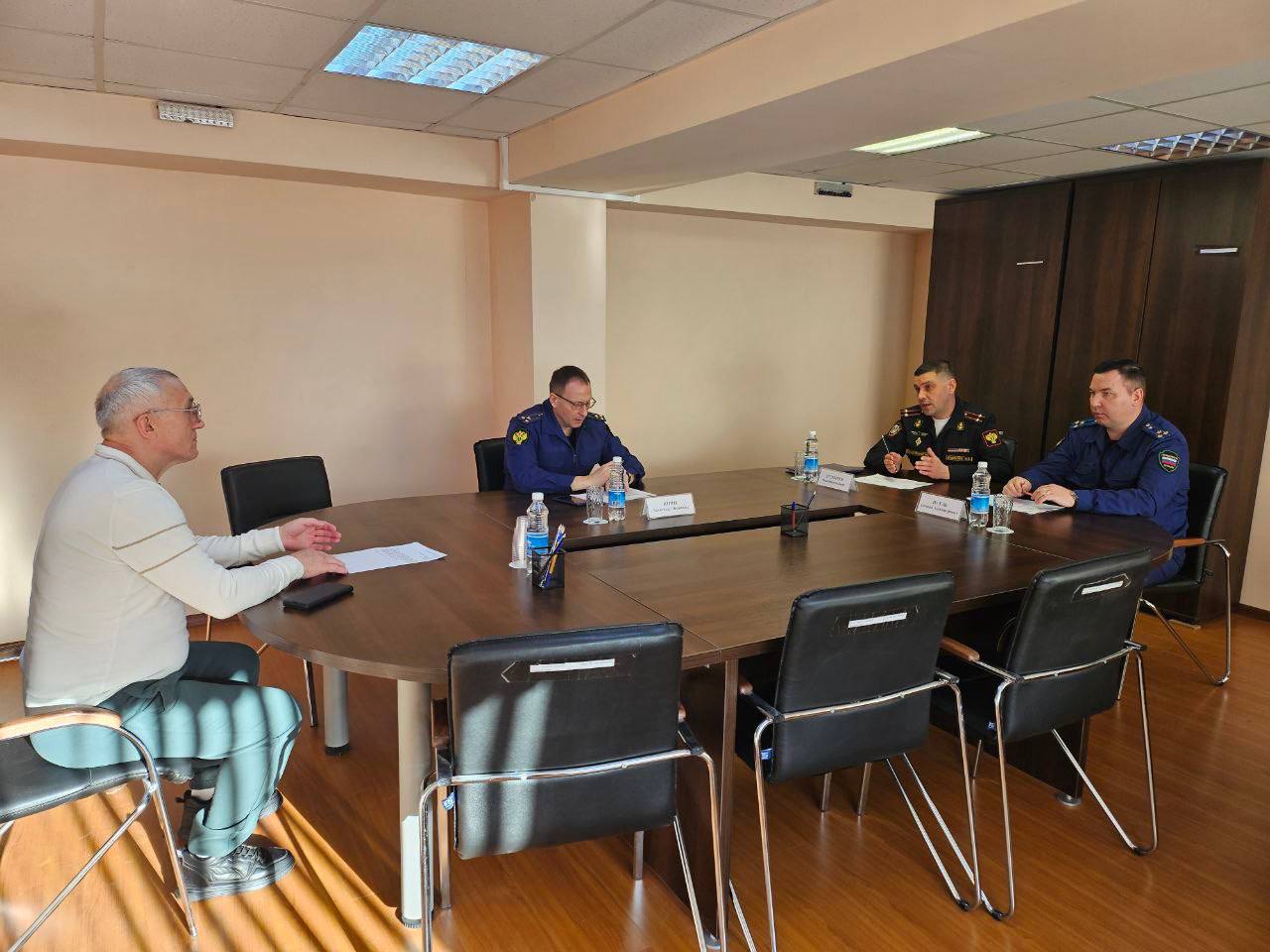 Заместитель прокурора края Евгений Пауль провел личный прием жителей Вилючинска Заместитель прокурора края Евгений Пауль провел личный прием жителей Вилючинска