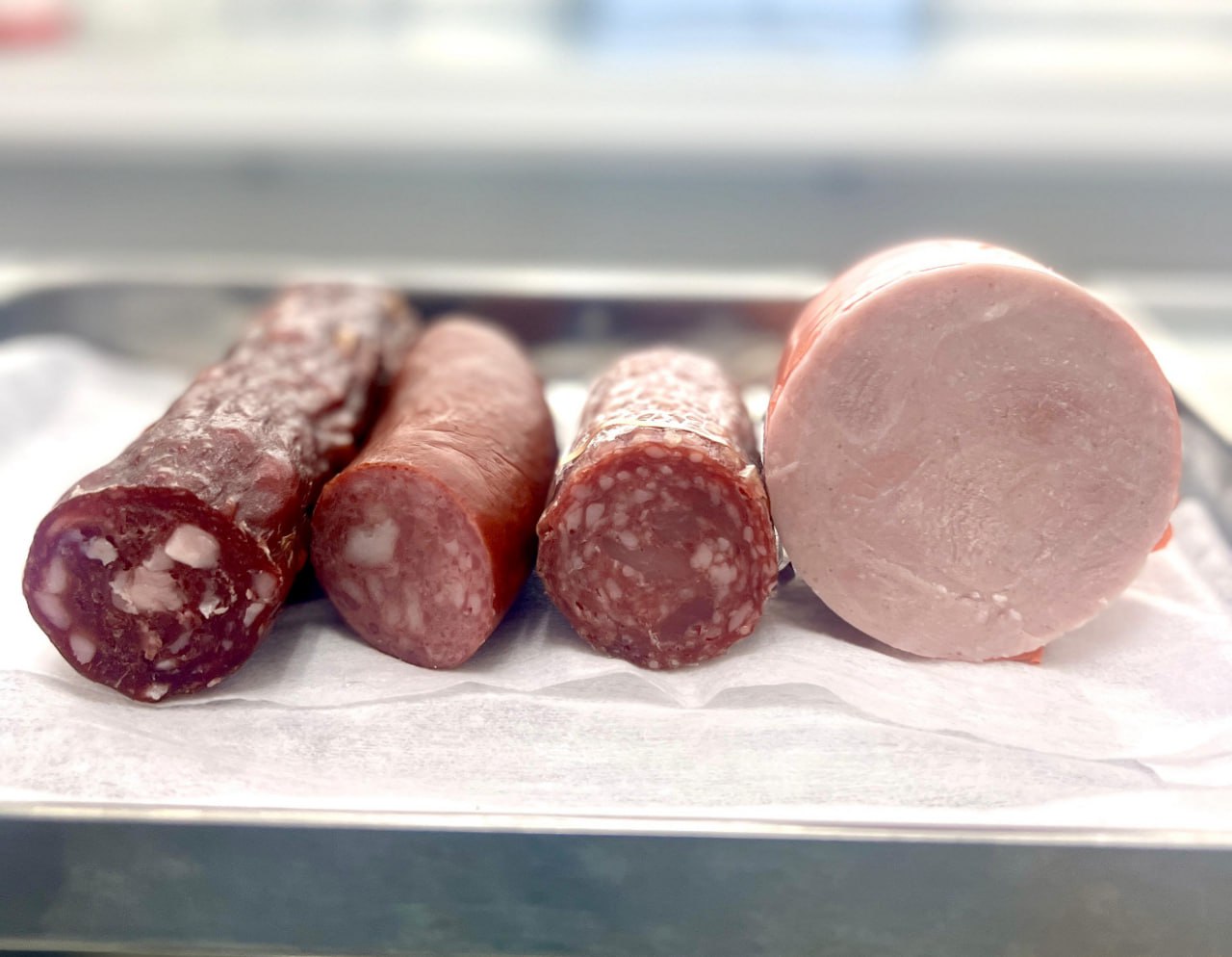 В колбасе и сосисках на Камчатке нашли фермент, опасный для здоровья