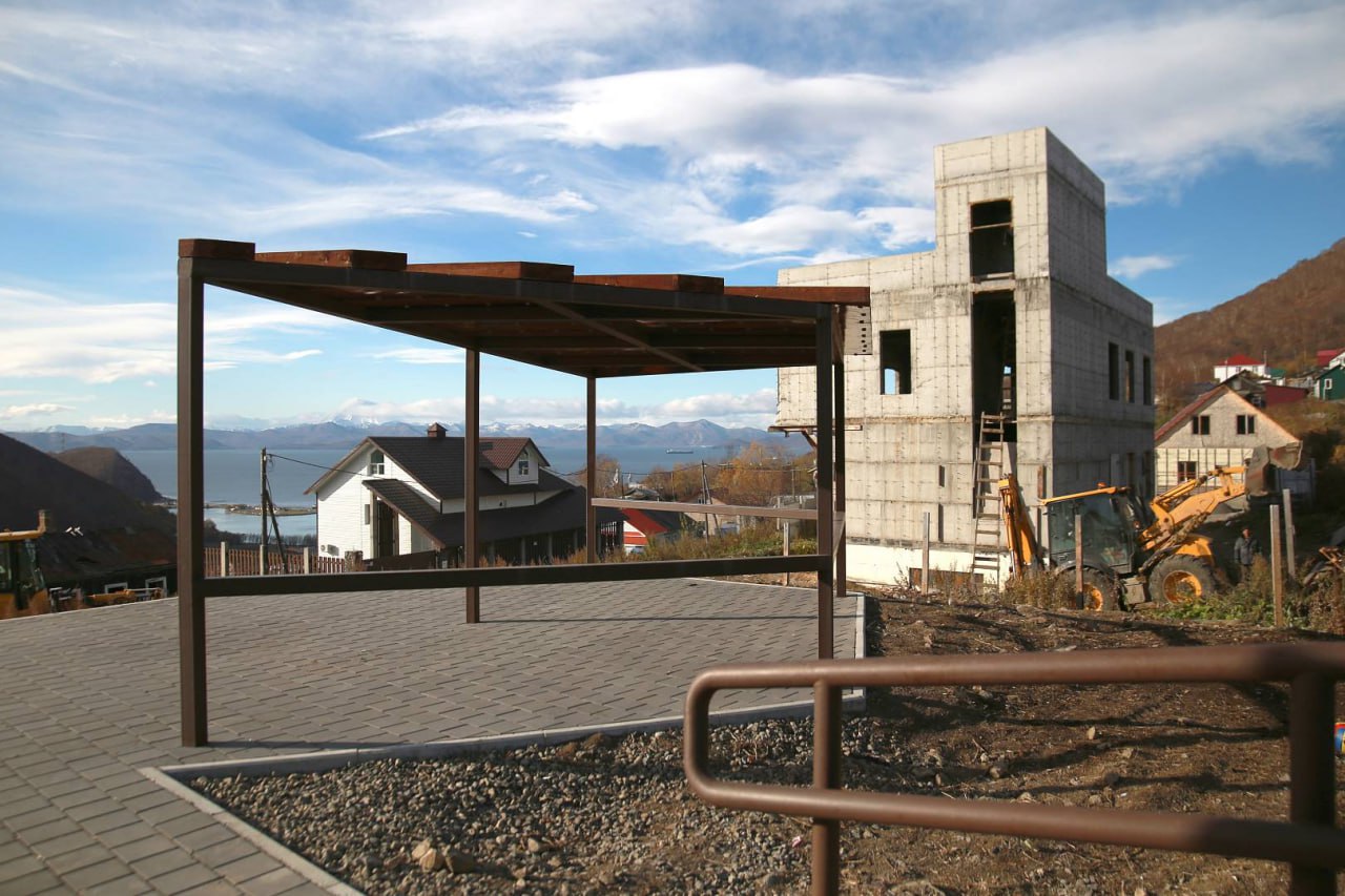 Сквер на Батарейной не приняли из-за недоделок Сквер на Батарейной не приняли из-за недоделок