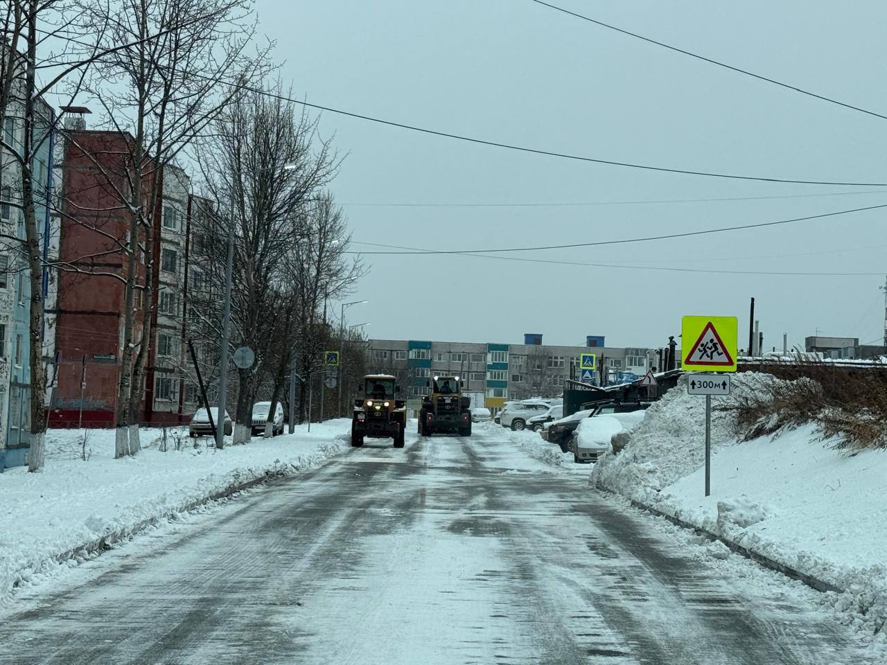 Город день за днем. 2 ноября 2025 года Дорожные службы продолжают ликвидацию последствий циклона Город день за днем. 2 ноября 2025 года Дорожные службы продолжают ликвидацию последствий циклона