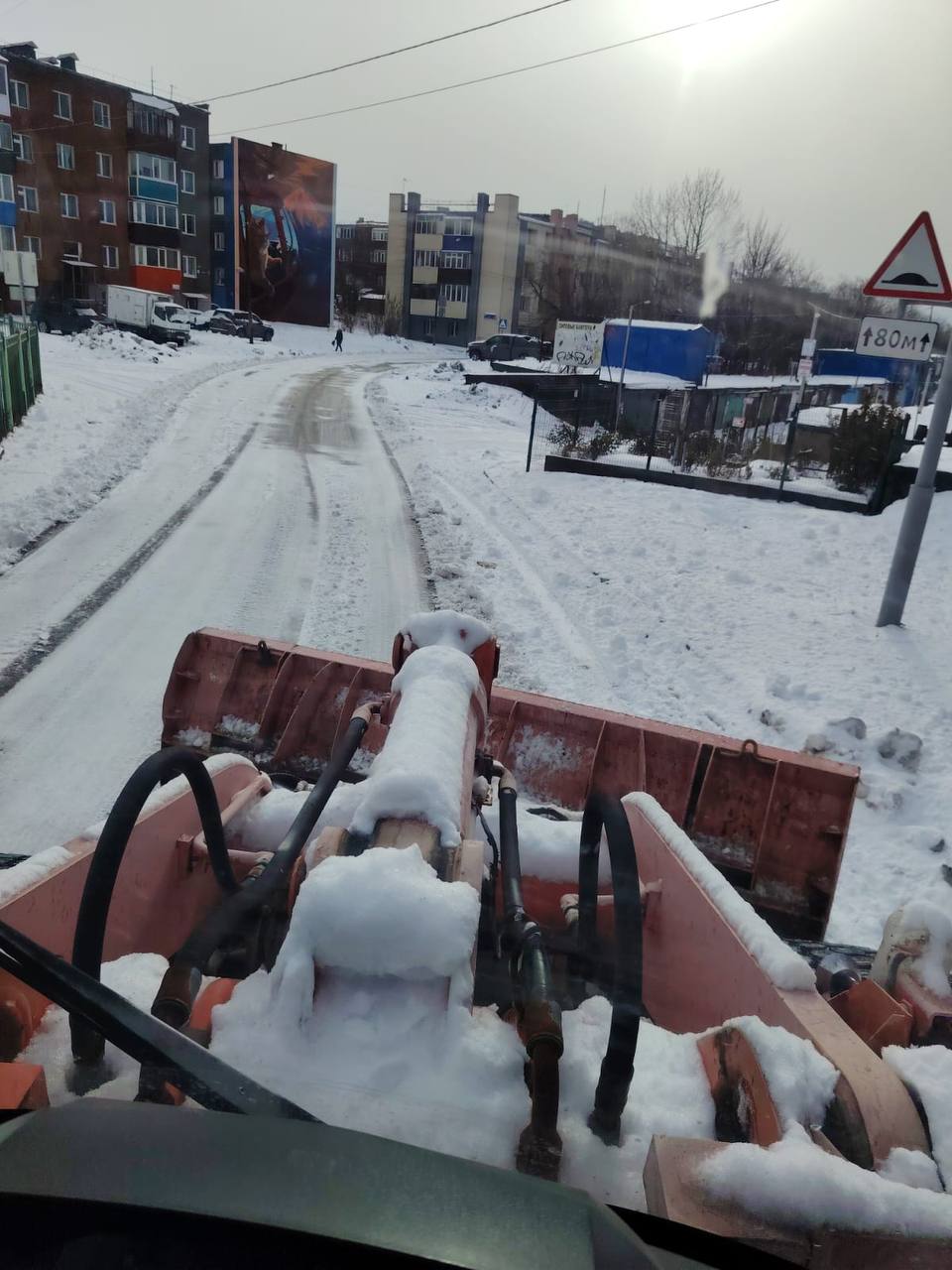 Город день за днем. 2 ноября 2025 года Дорожные службы продолжают ликвидацию последствий циклона Город день за днем. 2 ноября 2025 года Дорожные службы продолжают ликвидацию последствий циклона