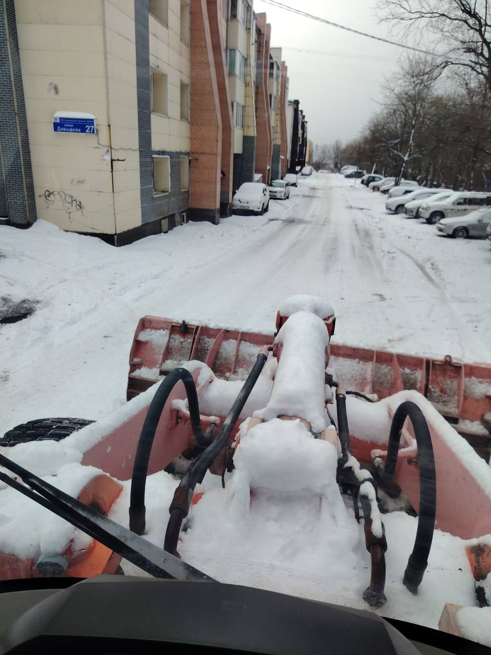 Город день за днем. 2 ноября 2025 года Дорожные службы продолжают ликвидацию последствий циклона Город день за днем. 2 ноября 2025 года Дорожные службы продолжают ликвидацию последствий циклона