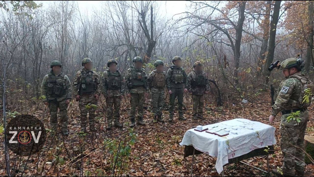 Публикуем кадры награждения военнослужащих 40-й отдельной гвардейской Краснодарско-Харбинской дважды краснознамённой ордена Жукова бригады морской пехоты