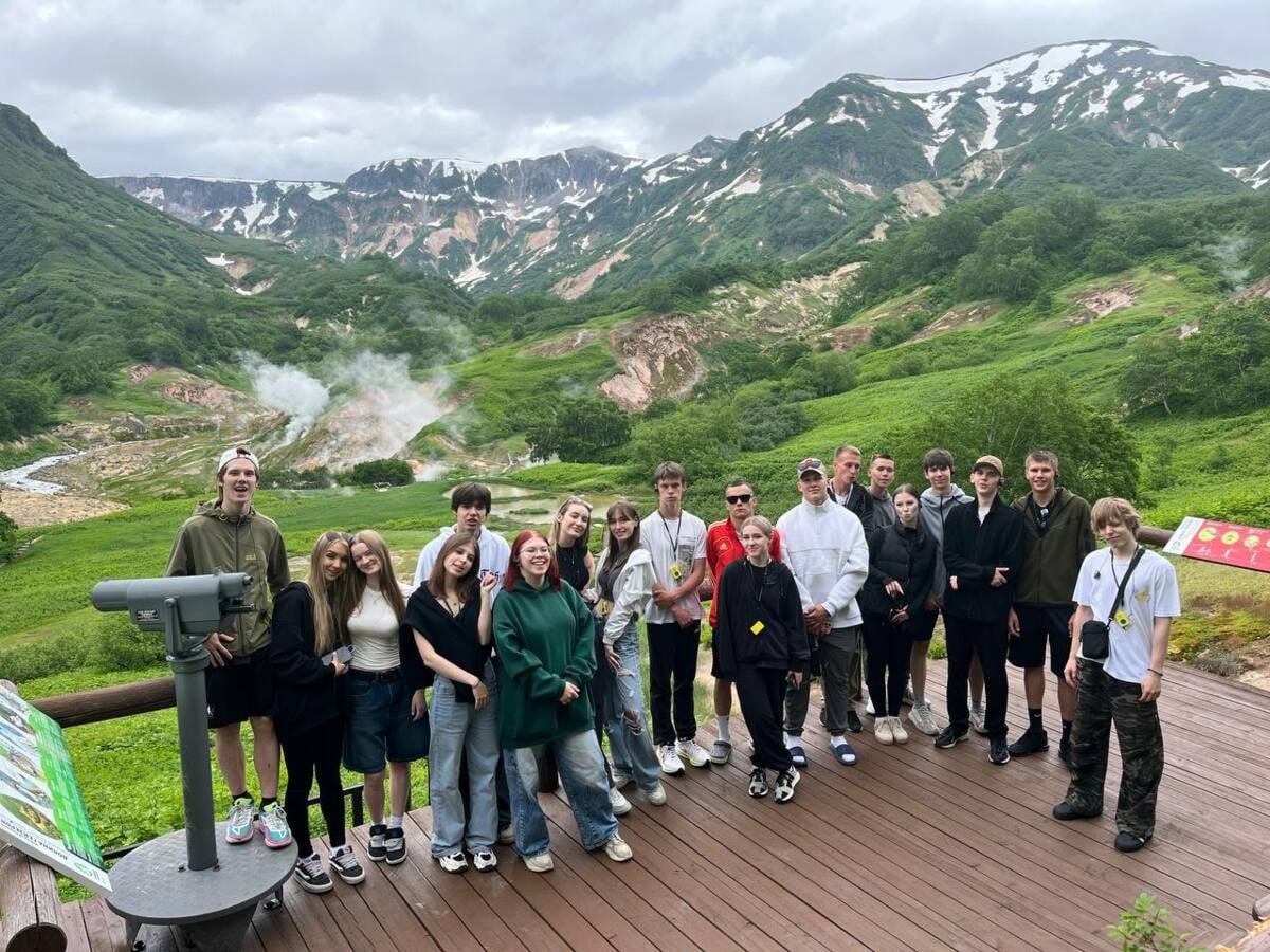 Почти 700 сертификатов на посещение Долины гейзеров оформили камчатские выпускники в этом году