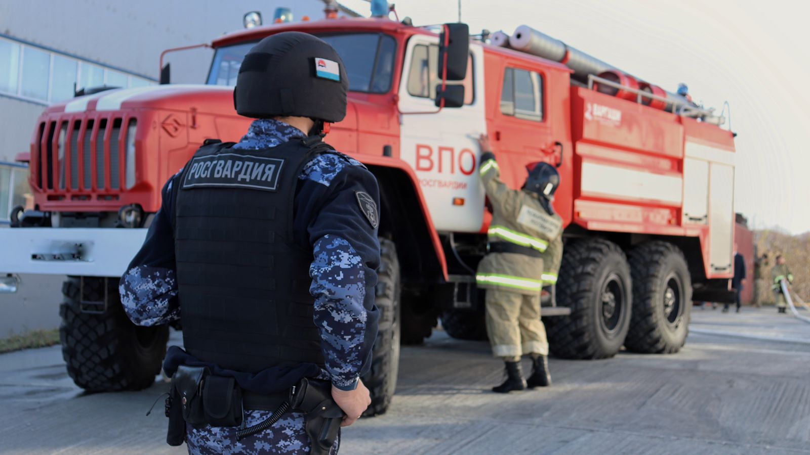 Совместные занятия МЧС России и Росгвардии прошли на Камчатке Совместные занятия МЧС России и Росгвардии прошли на Камчатке