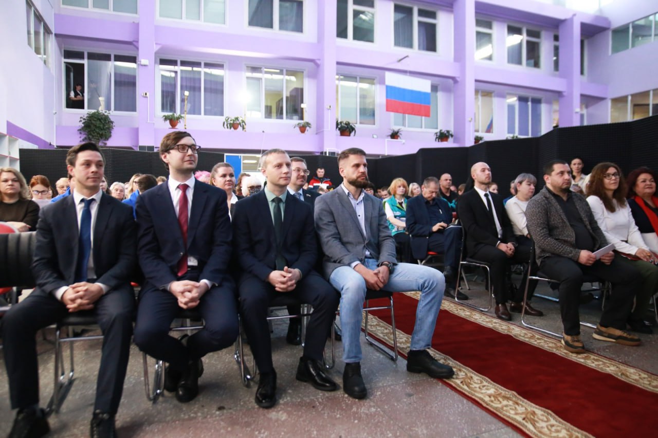 Дмитрий Тимофеев принял участие в открытии «Точки кипения» в школе № 27 Петропавловска-Камчатского