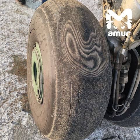 Самолёт врезался в уличный фонарь на Камчатке