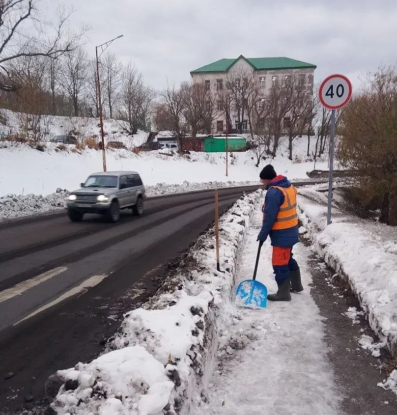 В Петропавловске-Камчатском продолжаются работы по расчистке городских территорий В Петропавловске-Камчатском продолжаются работы по расчистке городских территорий
