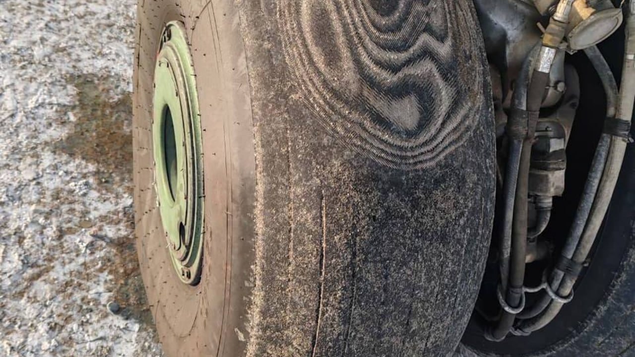 Ан-26 задел фонарь при заходе на посадку Ан-26 задел фонарь при заходе на посадку