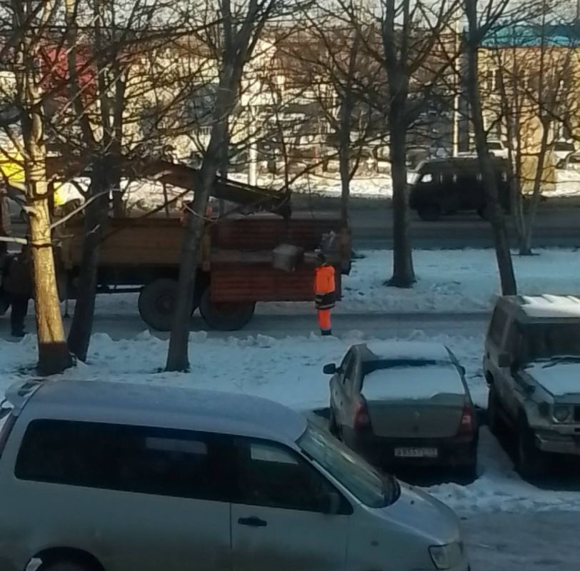 #.   ,    10  8            ?    