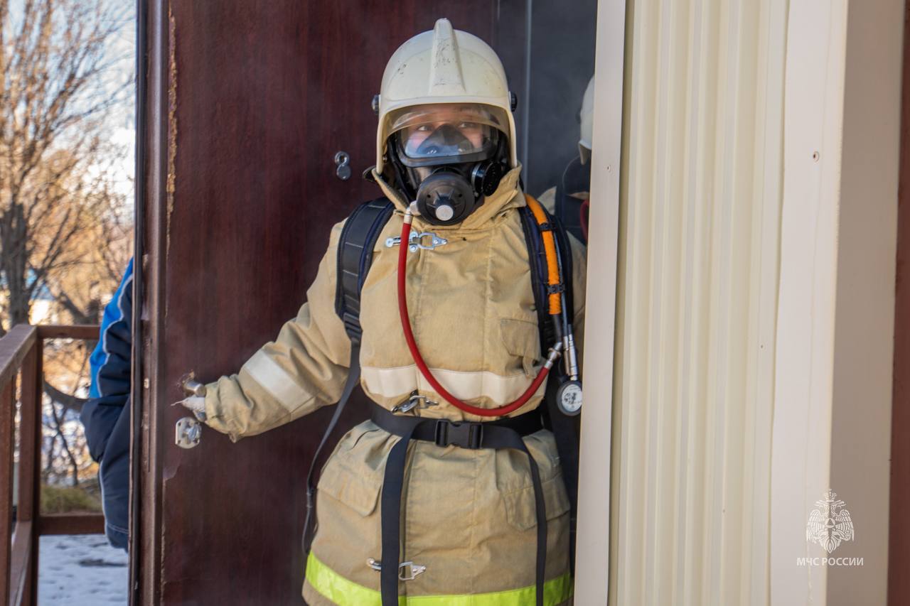 У камчатских школьников прошли занятия в теплодымокамере У камчатских школьников прошли занятия в теплодымокамере