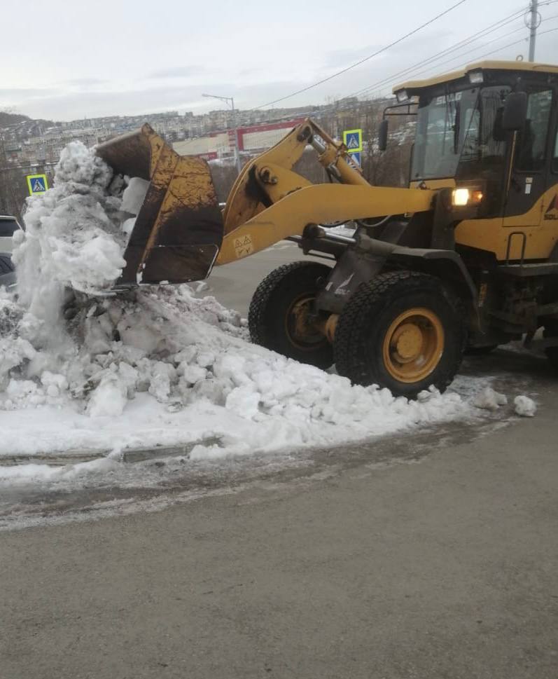 Город день за днём. 7 ноября 2025 года В Петропавловске-Камчатском продолжаются работы по расчистке городских территорий Город день за днём. 7 ноября 2025 года В Петропавловске-Камчатском продолжаются работы по расчистке городских территорий