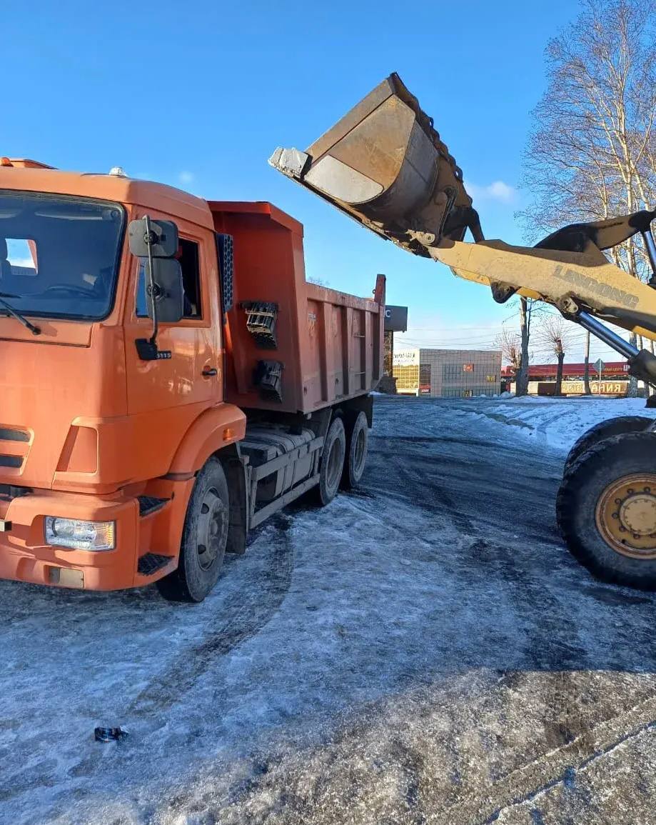 Город день за днём. 7 ноября 2025 года В Петропавловске-Камчатском продолжаются работы по расчистке городских территорий Город день за днём. 7 ноября 2025 года В Петропавловске-Камчатском продолжаются работы по расчистке городских территорий