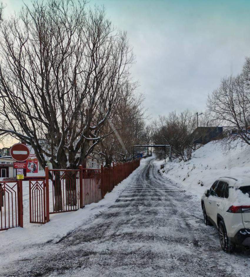 Город день за днём. 8 ноября 2025 года Коммунальные службы продолжают мероприятия по расчистке и обработке противогололедными материалами городских территорий Город день за днём. 8 ноября 2025 года Коммунальные службы продолжают мероприятия по расчистке и обработке противогололедными материалами городских территорий