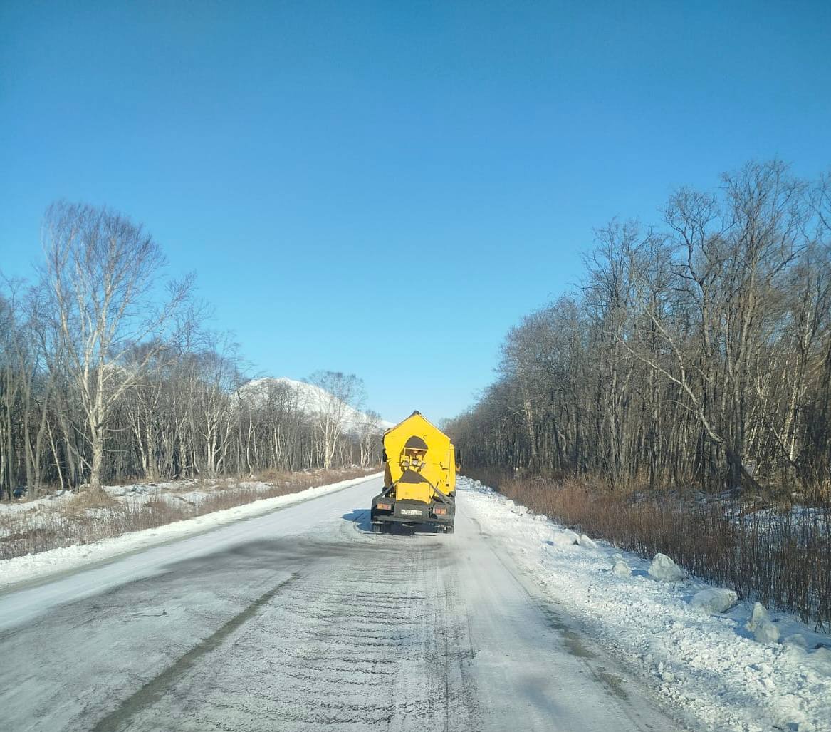 Город день за днем. 9 ноября 2025 года Техника работает на главных магистралях, внутриквартальных проездах, подъездах к объектам социальной сферы Город день за днем. 9 ноября 2025 года Техника работает на главных магистралях, внутриквартальных проездах, подъездах к объектам социальной сферы