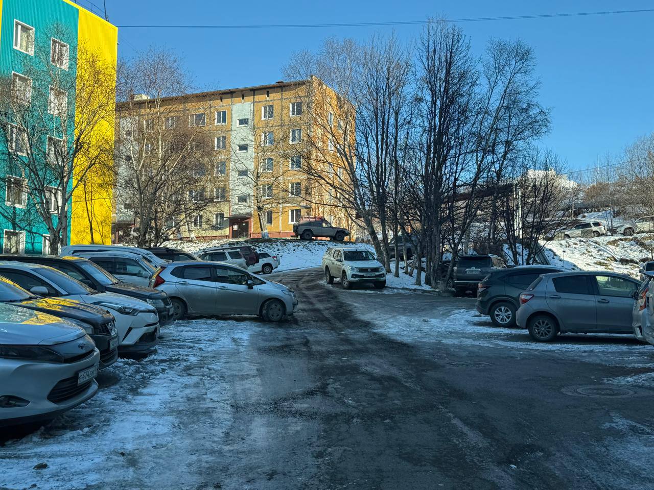 Город день за днем. 9 ноября 2025 года Техника работает на главных магистралях, внутриквартальных проездах, подъездах к объектам социальной сферы Город день за днем. 9 ноября 2025 года Техника работает на главных магистралях, внутриквартальных проездах, подъездах к объектам социальной сферы