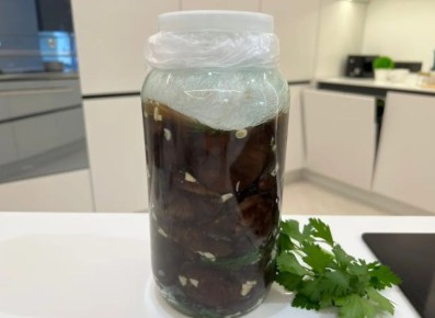 Как успешно сохранять открытые консервированные овощи и грибы на несколько месяцев