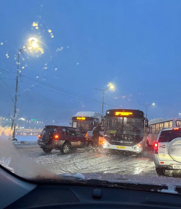 Опасный циклон обрушился сегодня на Камчатку