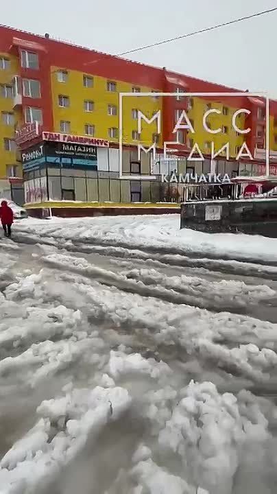 Обстановка на Садовой. Пешеходам сегодня тоже не позавидуешь