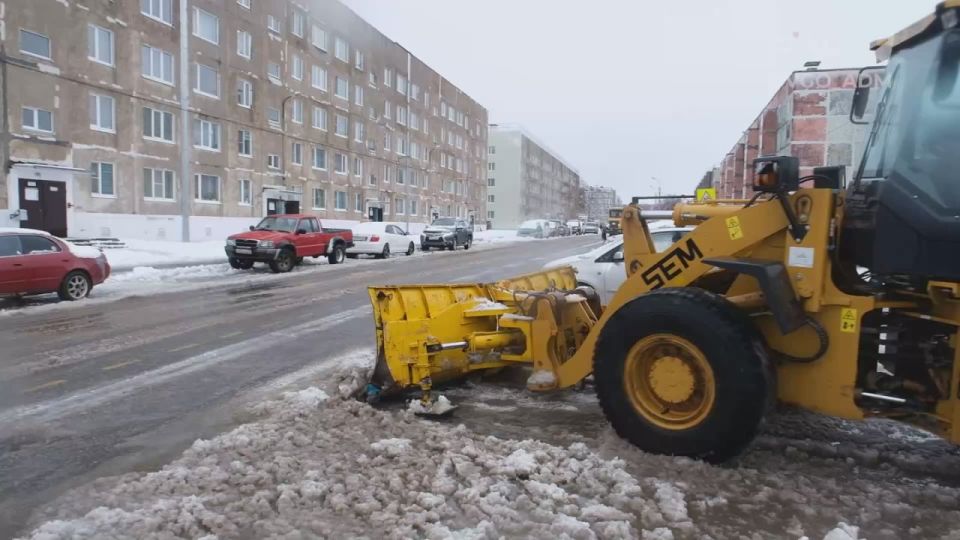 Администрация Вилючинска показала работу техники на дорогах