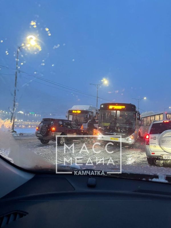 Центр города. Массовая авария