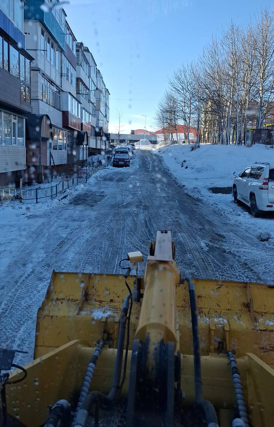 Город день за днем. 12 ноября 2025 года В Петропавловске-Камчатском дорожные службы продолжают ликвидацию последствий циклона Город день за днем. 12 ноября 2025 года В Петропавловске-Камчатском дорожные службы продолжают ликвидацию последствий циклона