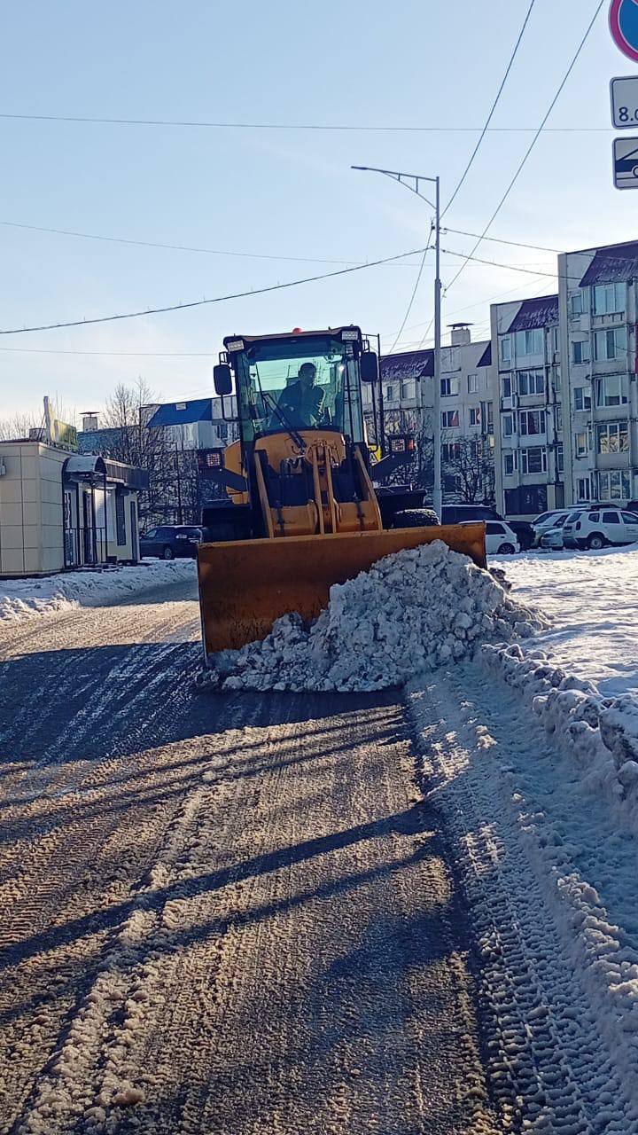 Город день за днем. 12 ноября 2025 года В Петропавловске-Камчатском дорожные службы продолжают ликвидацию последствий циклона Город день за днем. 12 ноября 2025 года В Петропавловске-Камчатском дорожные службы продолжают ликвидацию последствий циклона