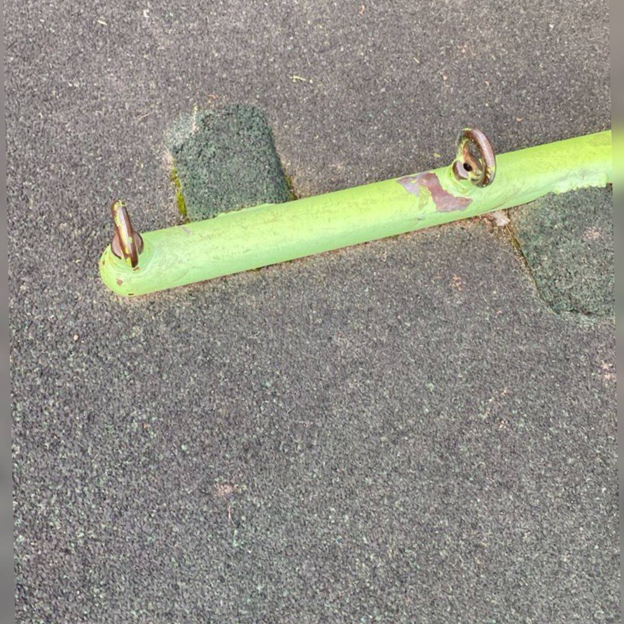 "Служба благоустройства" оштрафована за ненадлежащее содержание детской площадки и травму ребенка