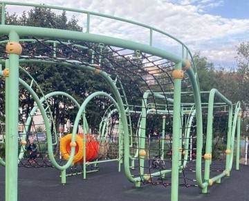 150 тысяч рублей заплатит служба благоустройства за травмы ребенка на детской площадке