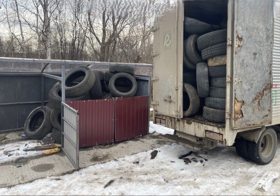 В Елизовском районе со специальных бункеров собрали 6,5 тонн покрышек