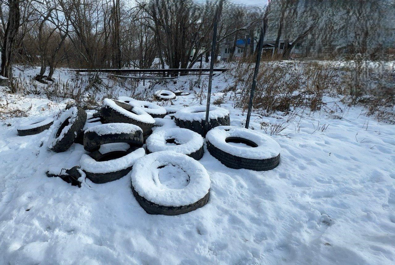 В Елизовском районе со специальных бункеров собрали 6,5 тонн покрышек В Елизовском районе со специальных бункеров собрали 6,5 тонн покрышек