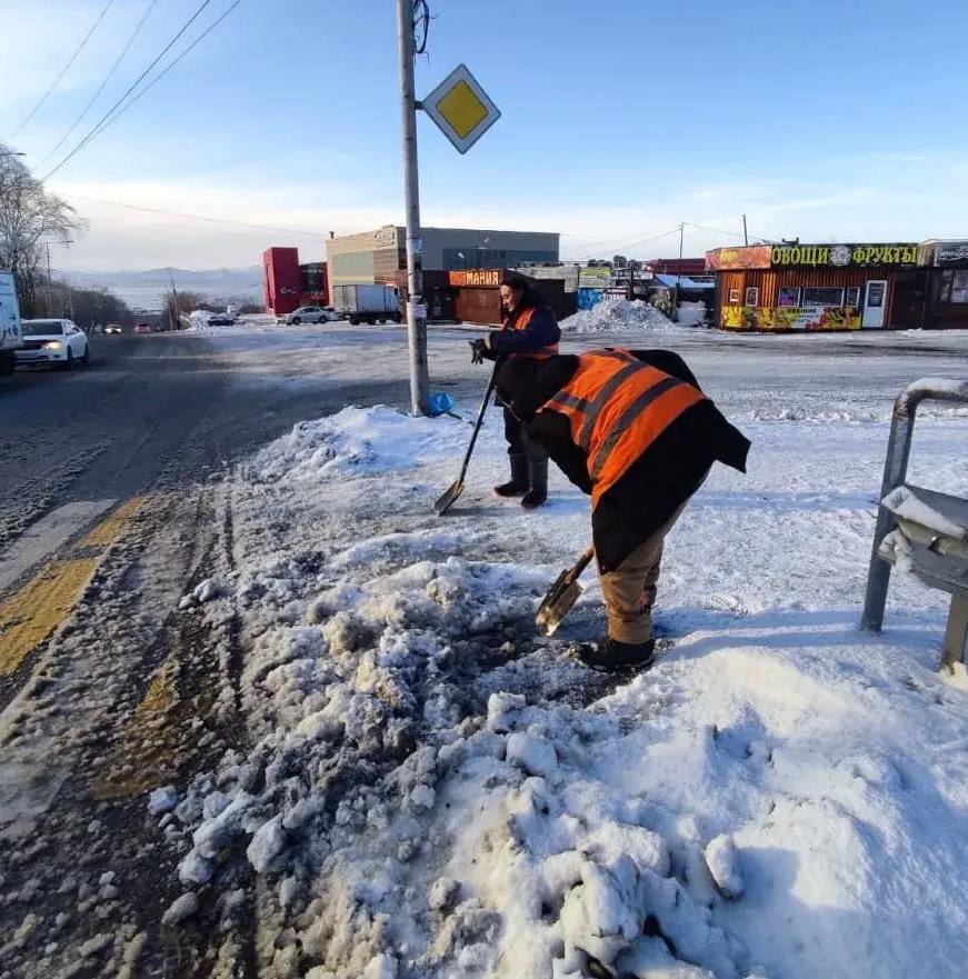Город день за днем. 13 ноября 2025 года В Петропавловске-Камчатском продолжаются работы по расчистке городских территорий Город день за днем. 13 ноября 2025 года В Петропавловске-Камчатском продолжаются работы по расчистке городских территорий