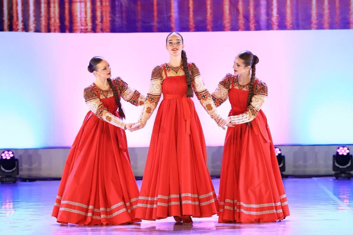 Коллектив Центра детского творчества города Елизово «Фейерверк» завоевал Гран-при на международном конкурсе в Санкт-Петербурге Коллектив Центра детского творчества города Елизово «Фейерверк» завоевал Гран-при на международном конкурсе в Санкт-Петербурге